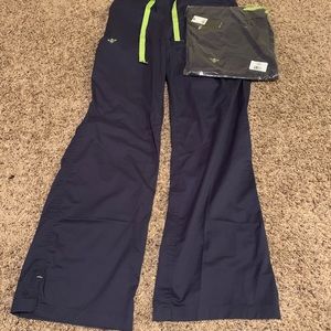 2 new scrub pants
